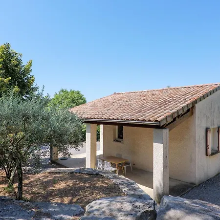 Tilleul - Village De Nyaraló